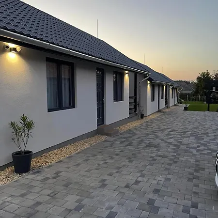 Apartment Shubu Garden Vendeghazak