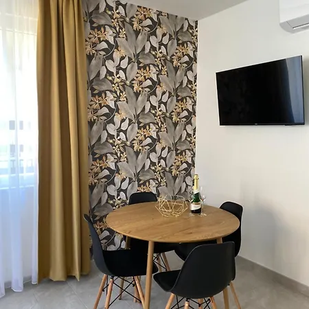 Shubu Garden Vendeghazak Apartment