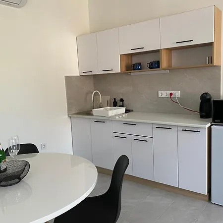 Shubu Garden Vendeghazak *